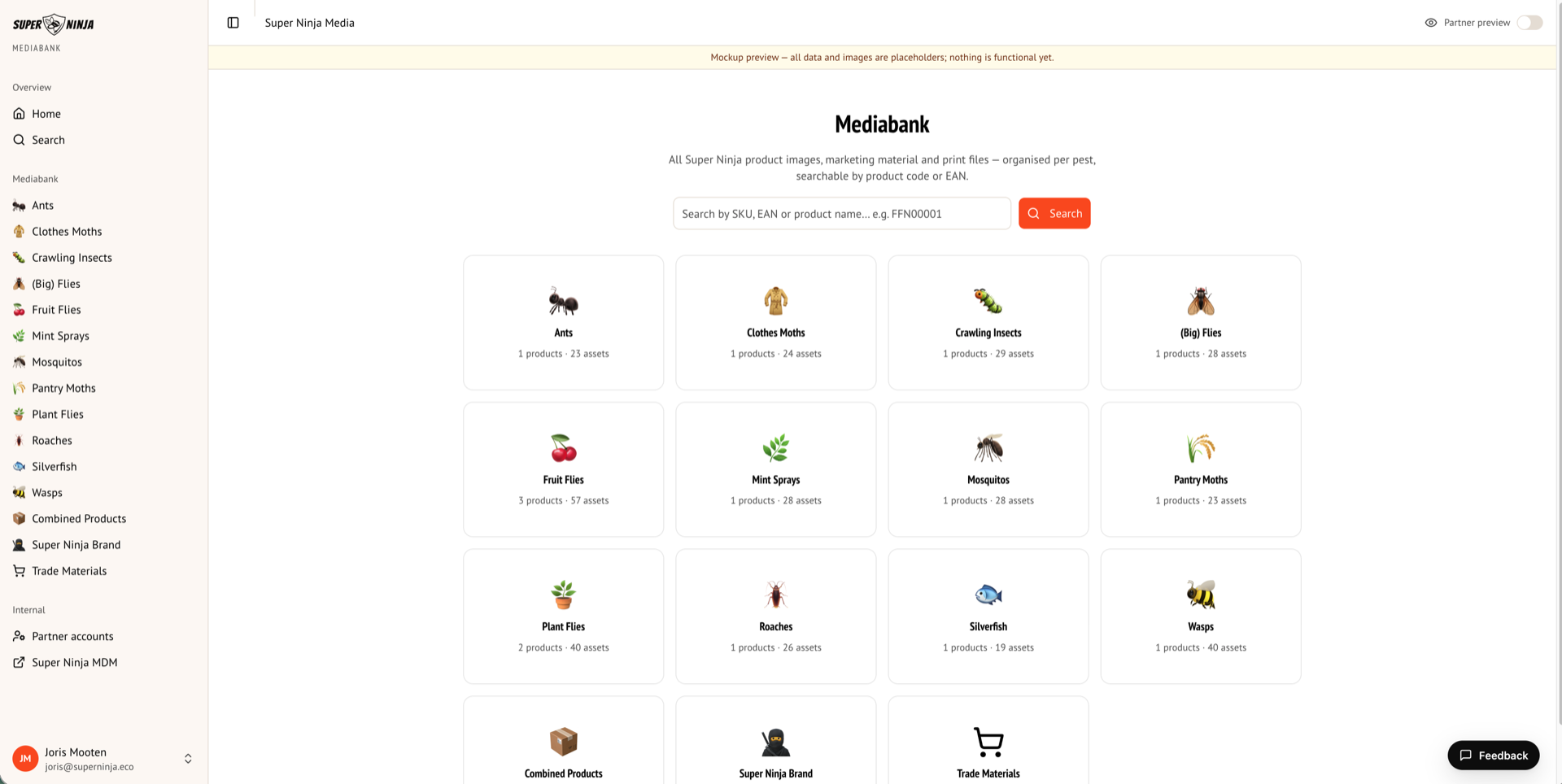 De mediabank die Ask and Ship voor Super Ninja bouwt: productcategorieën met aantallen producten en assets, zoeken op SKU of EAN, en rechtsonder de meldknop van Ask and Ship.